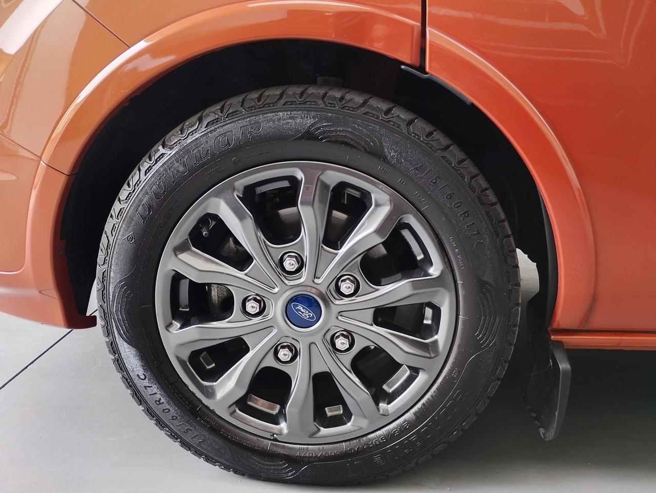 Ford Tourneo Custom 320 2.0 EcoBlue 170CV aut. Titanium