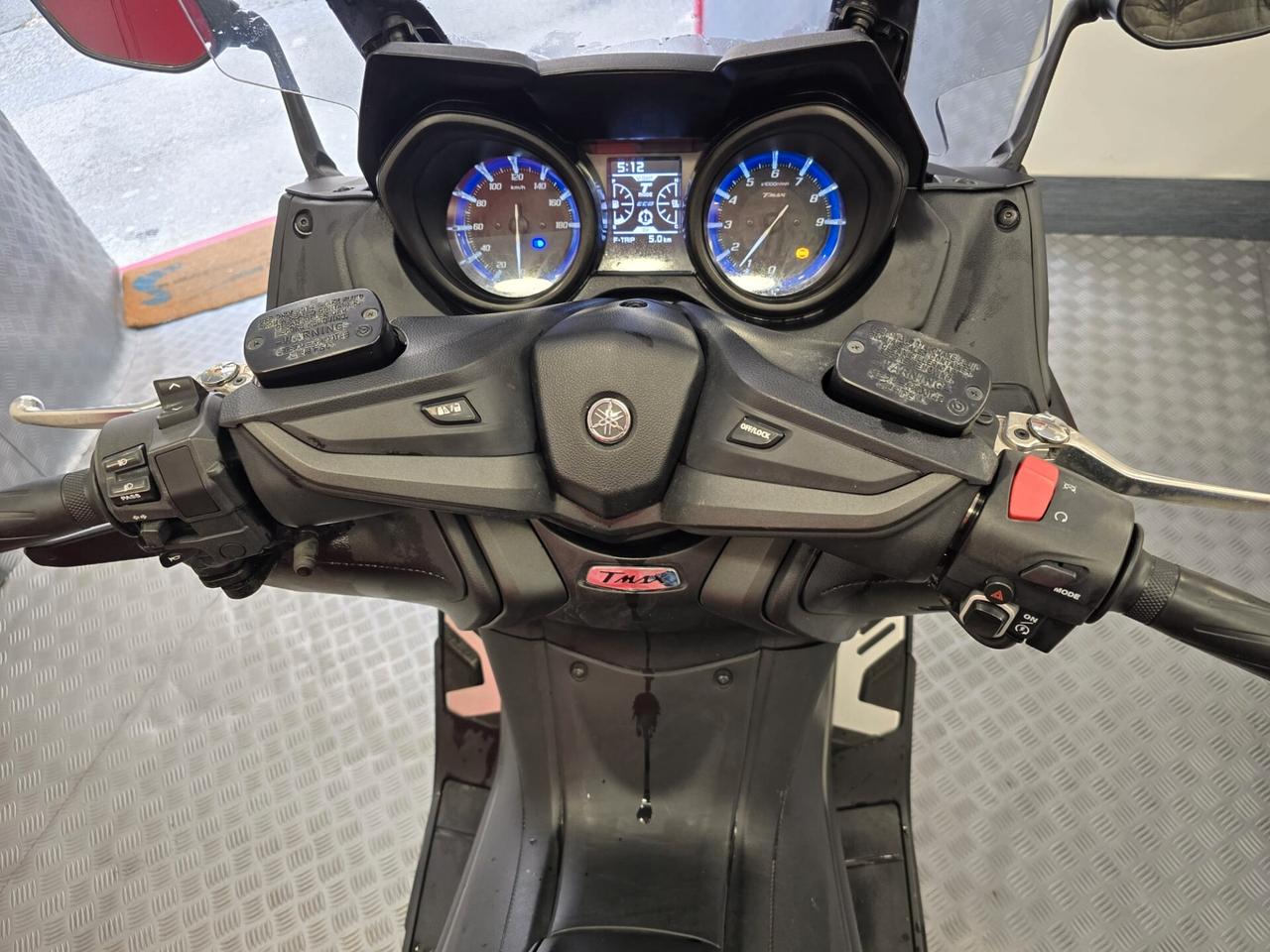 YAMAHA T MAX 560