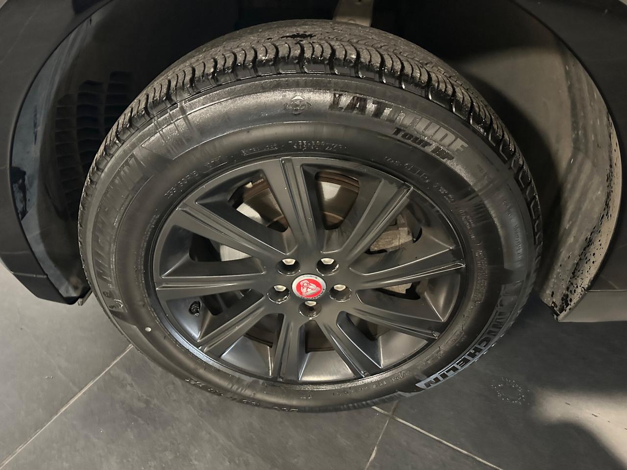 JAGUAR F-PACE 2.0 D 180CV MOTORE REVISIONATO