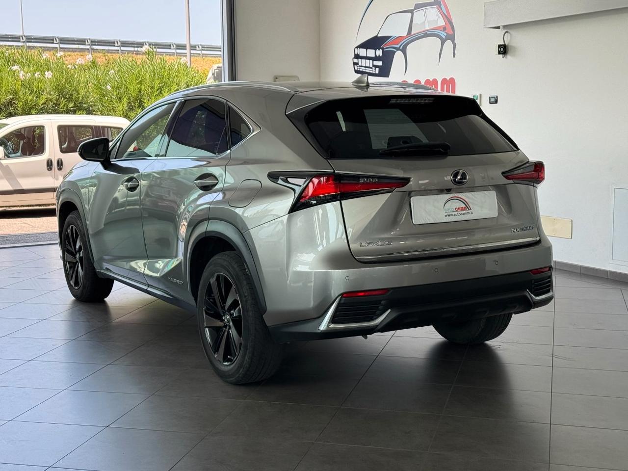 Lexus NX 300h 2.5 Premium cvt 4wd 4x4 awd