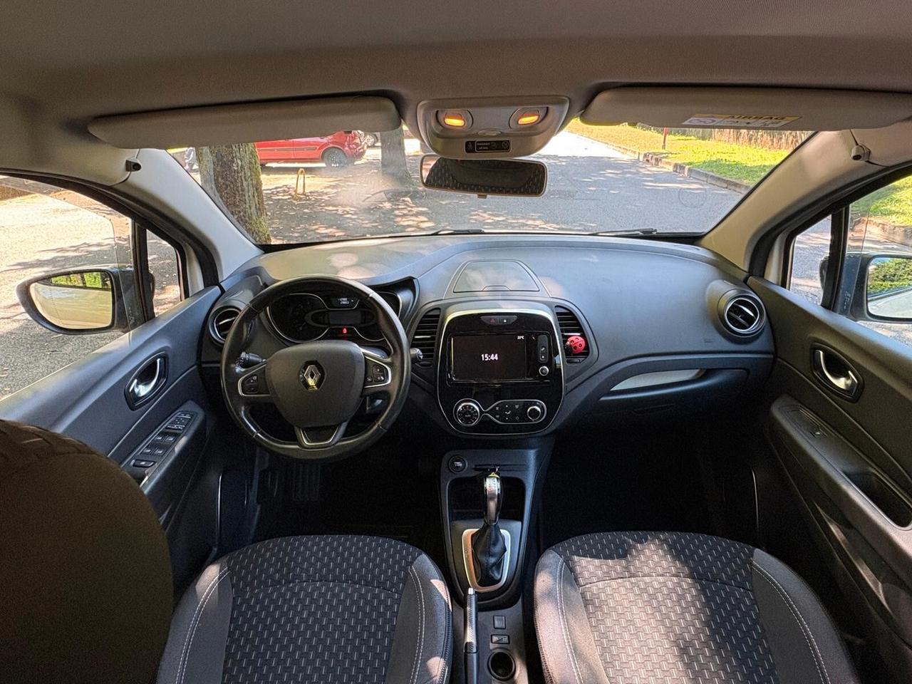 Renault Captur dCi 8V 90 CV EDC Start&Stop Energy Initiale Paris