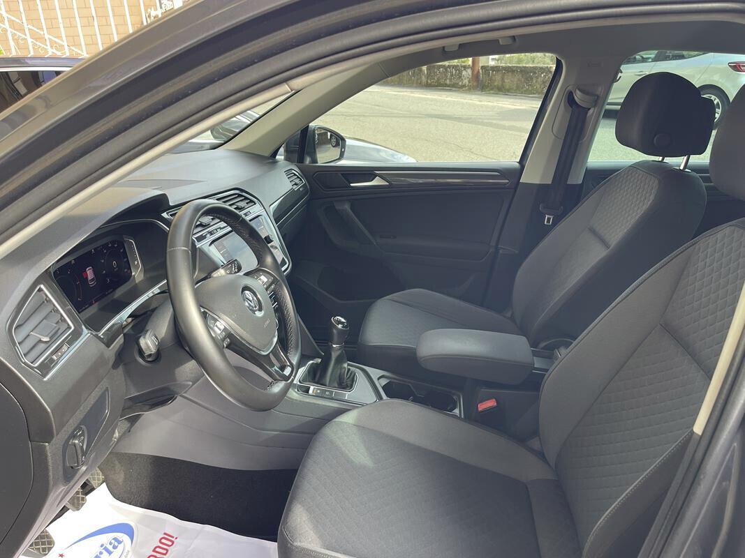 Volkswagen Tiguan 1.6 TDI R Line Sport "Cerchi 19 - Fari Full Led Stop a Quadro digitale"