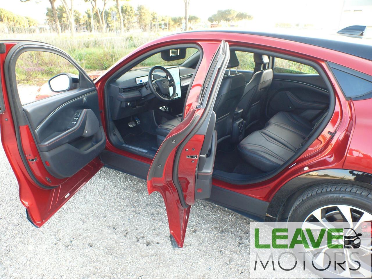 Ford Mustang Mach-E AWD 351 CV (M1483)