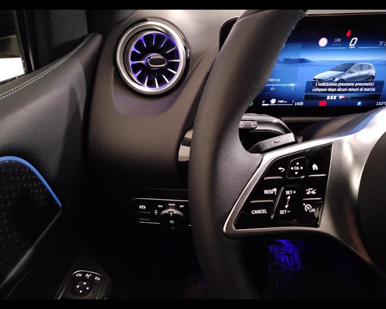 Mercedes-Benz Classe B - W247 2023 - B 180 d Street Edition auto