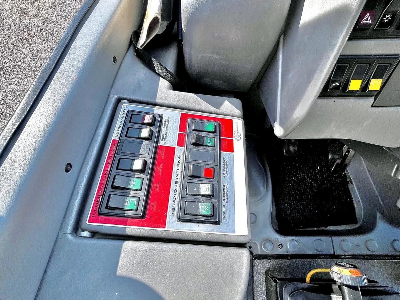 AUTOBUS IVECO DAILY 49E12 UNICO PROPRIETARIO 24 POSTI