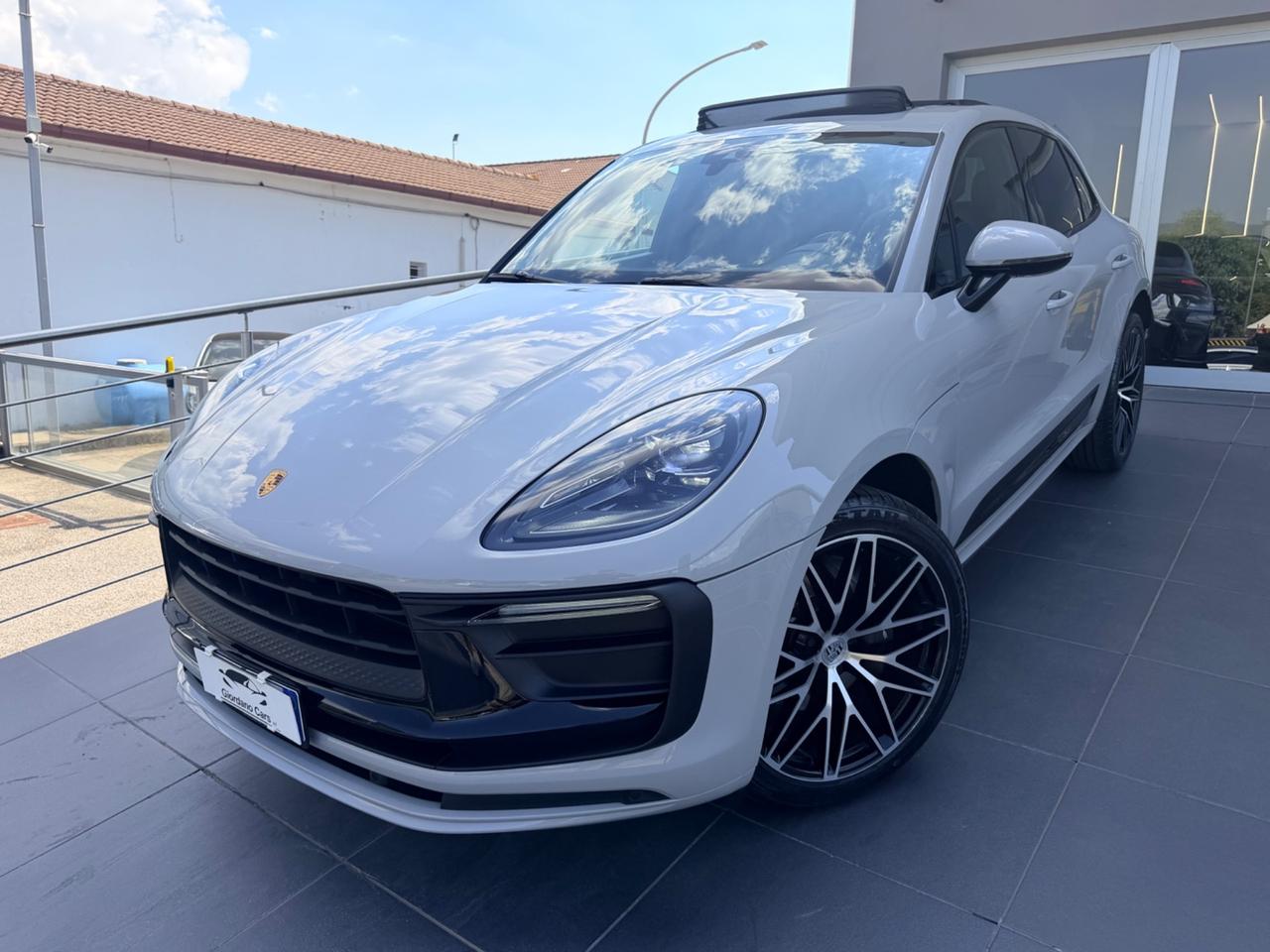 Porsche Macan 2.0 i 265 cv colore gesso tetto uni pro Italia