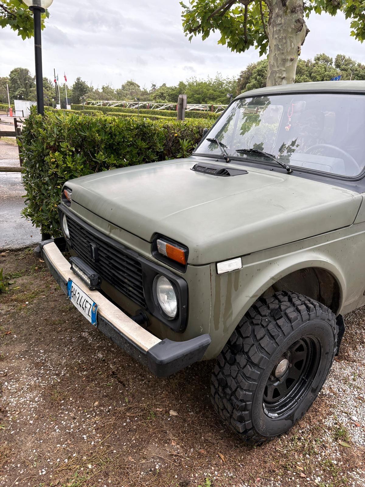 Lada Niva 1.7i cat autovettura 4 p. Con metano