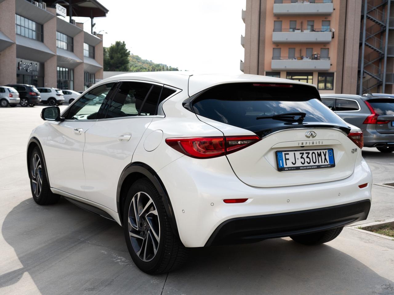 Infiniti Q30 1.5 diesel DCT Business Executive