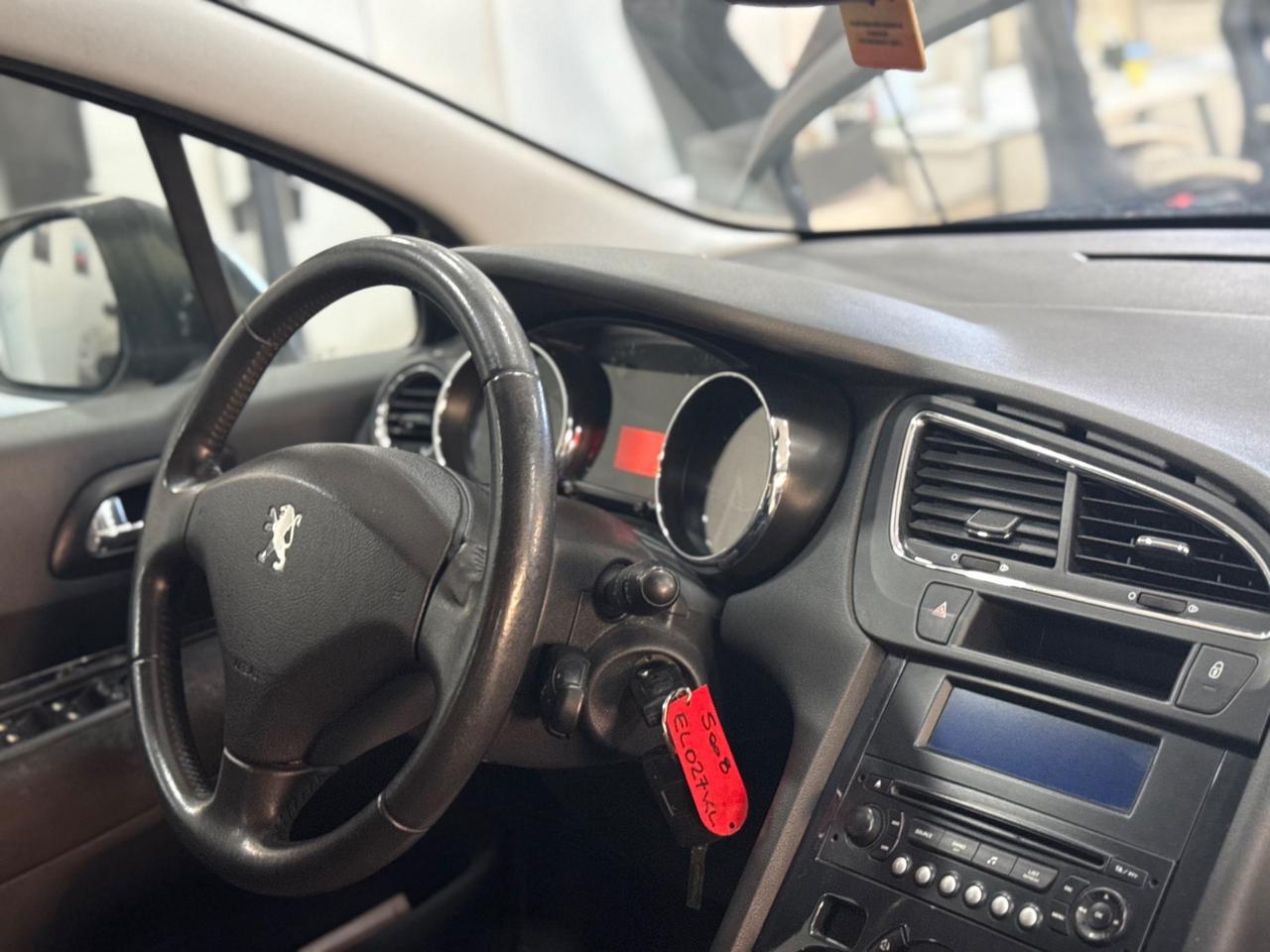 Peugeot 5008 1.6 hdi 2012 7 posti nuova
