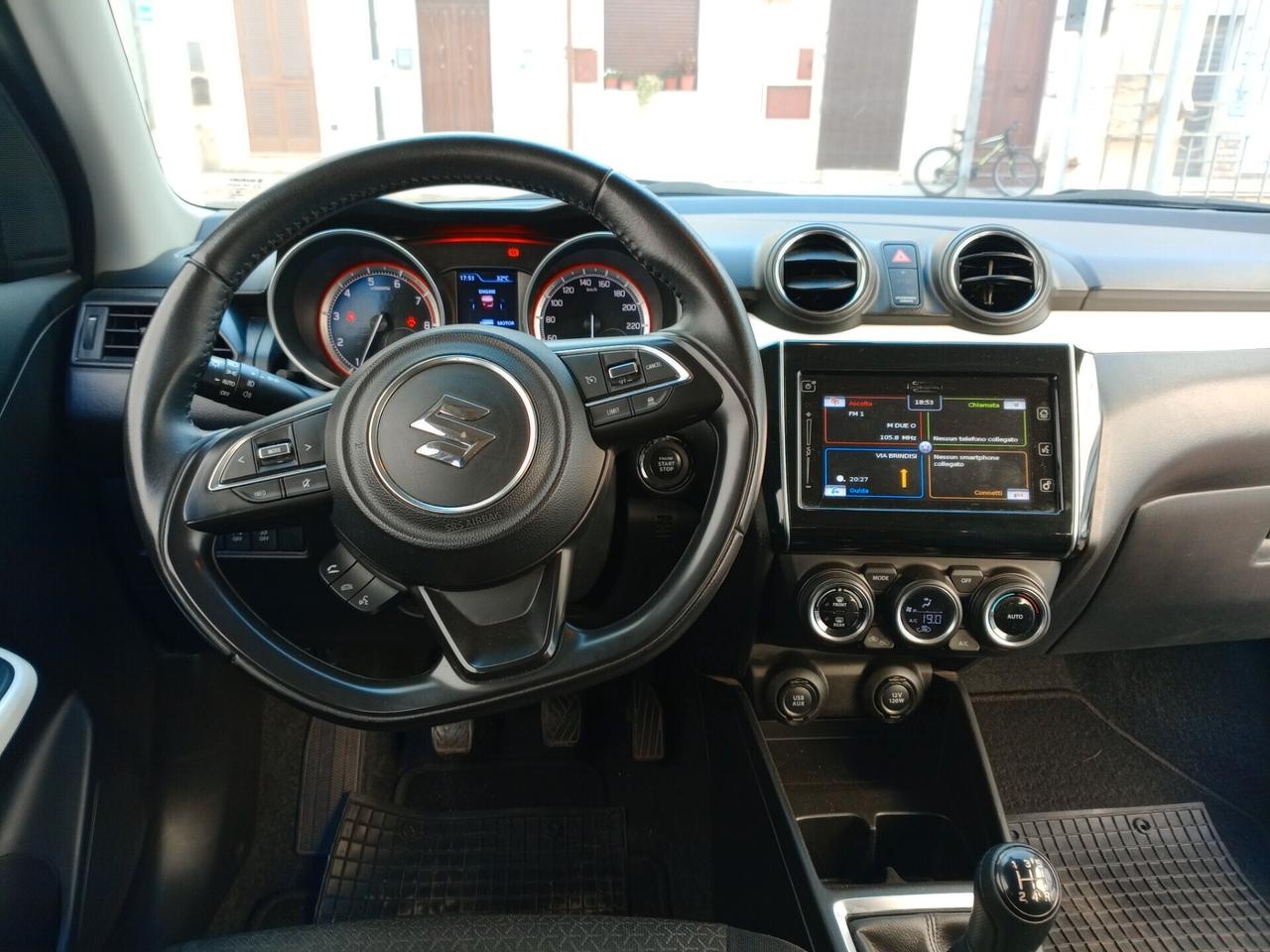 Suzuki Swift 1.2 Hybrid Top