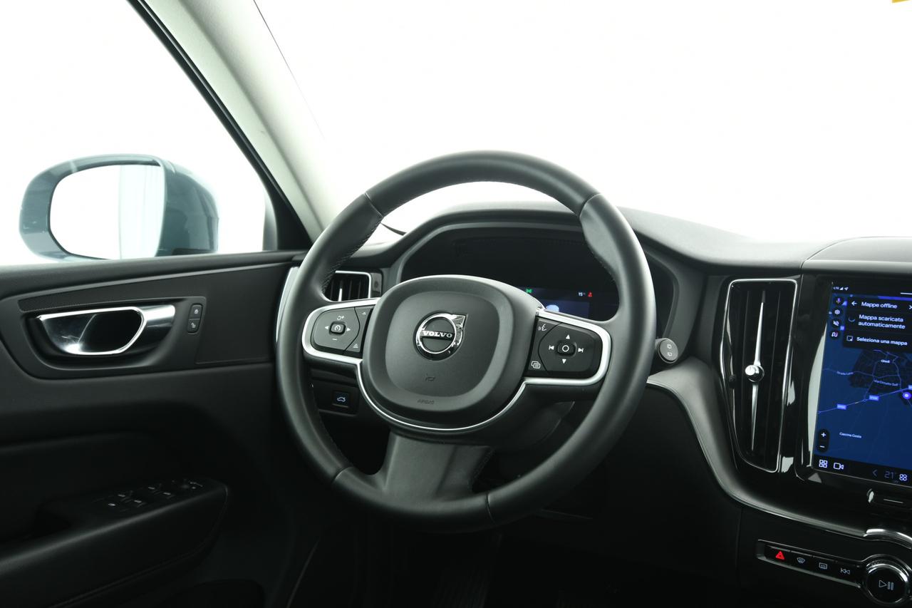 VOLVO XC60 2.0 b4 Momentum awd auto CAMERA+APP CONNECT+FULL LED