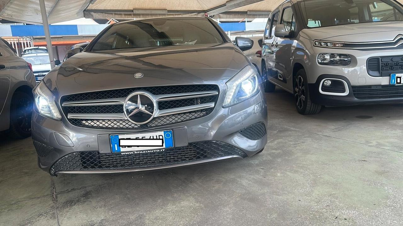 MERCEDES A180 PREMIUM INTERNI IN PELLE... FULL..
