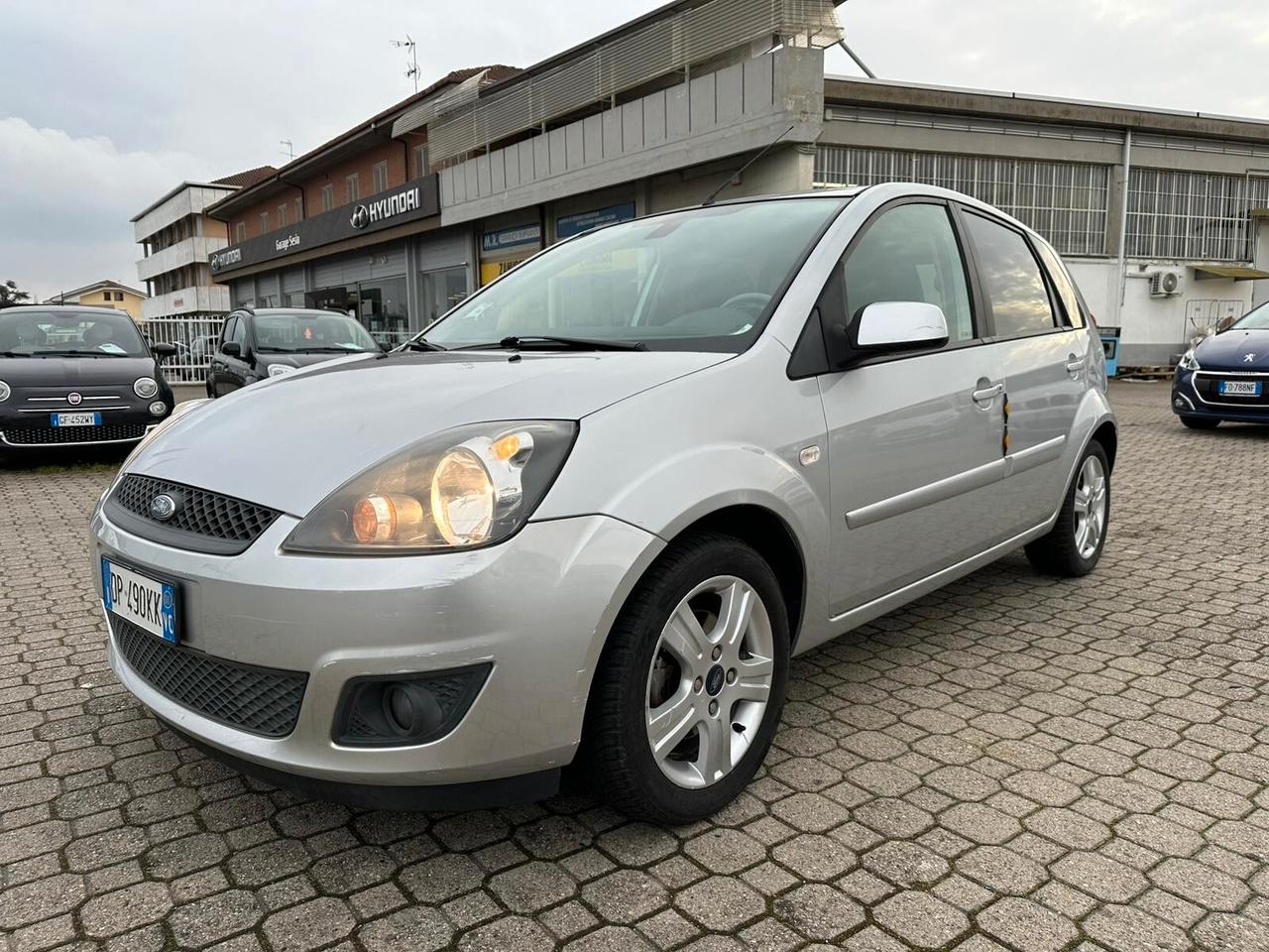 Ford Fiesta 1.2 16V 5p. Ghia