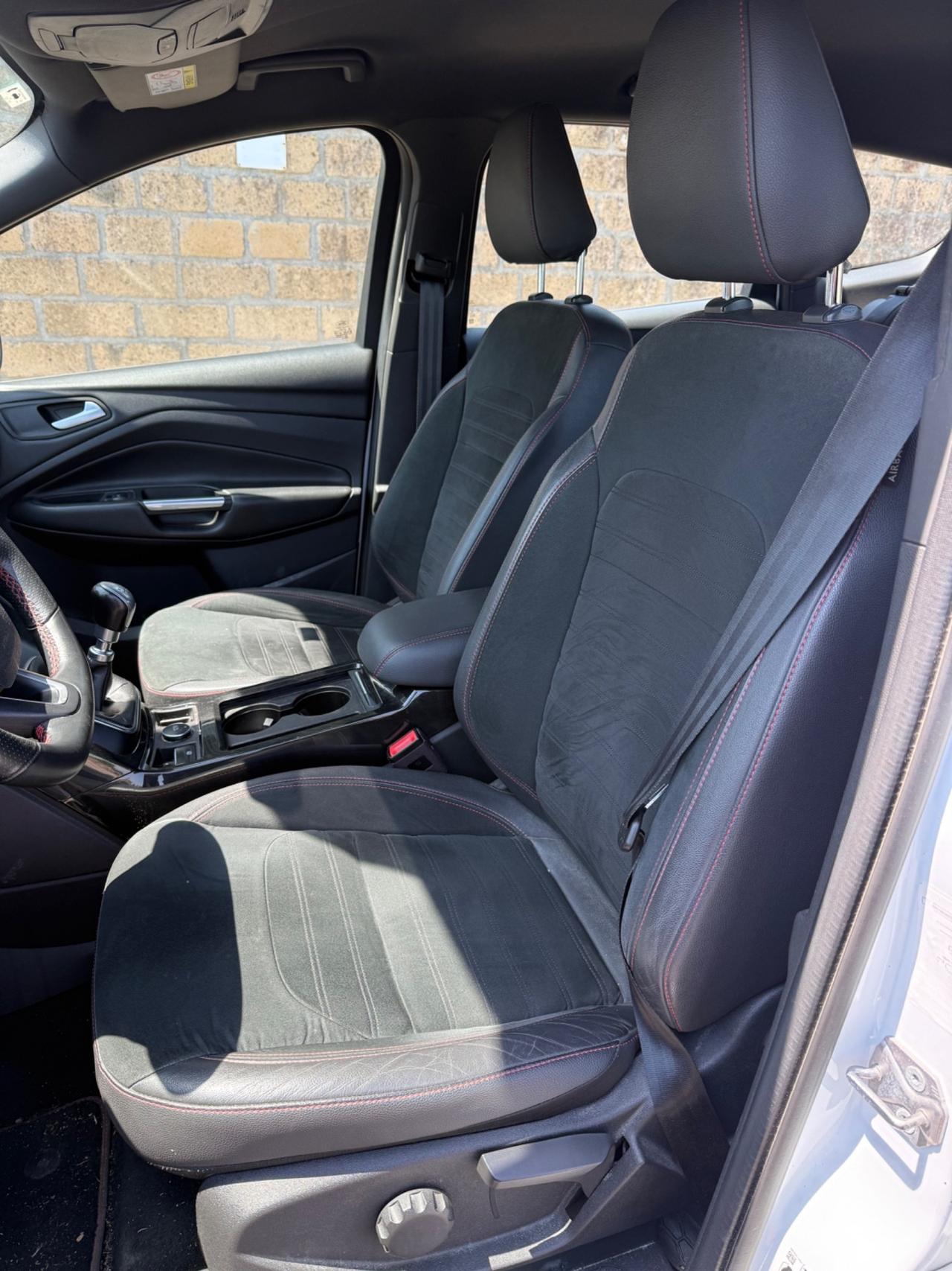 Ford Kuga 1.5 TDCI 120 CV S&S 2WD ST-Line