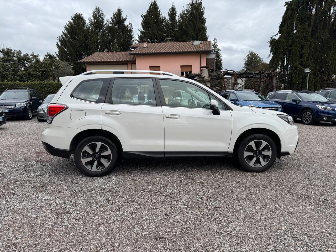 Subaru Forester 2.0i Lineartronic