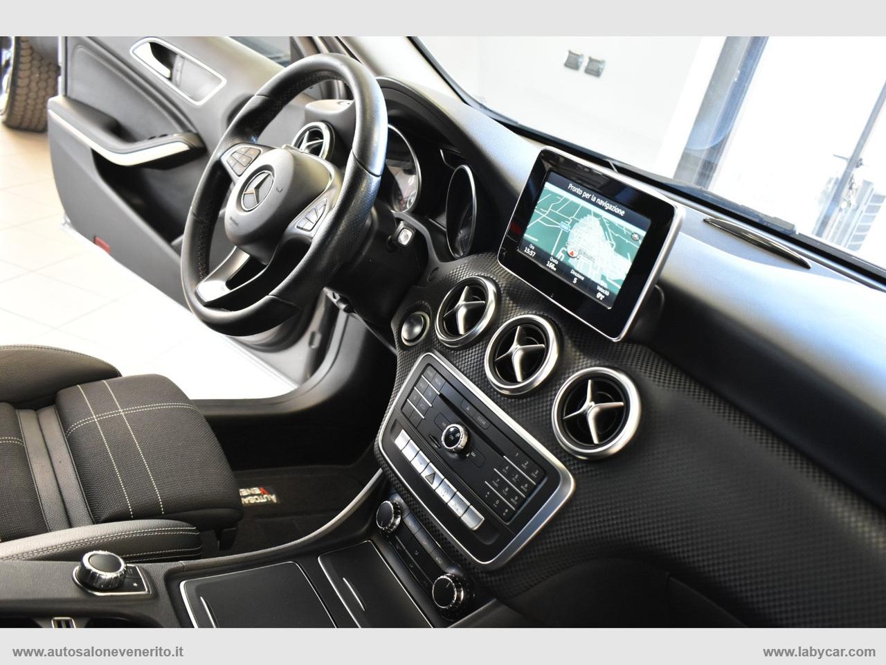 MERCEDES-BENZ A 200 d Automatic Premium