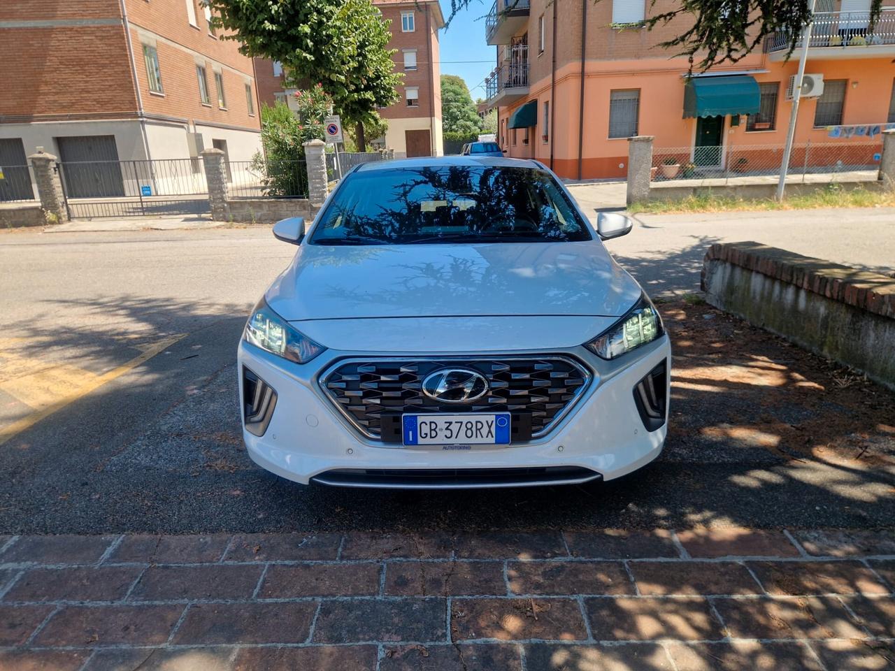 Hyundai Ioniq 1.6 Plug-in Hybrid DCT Tech