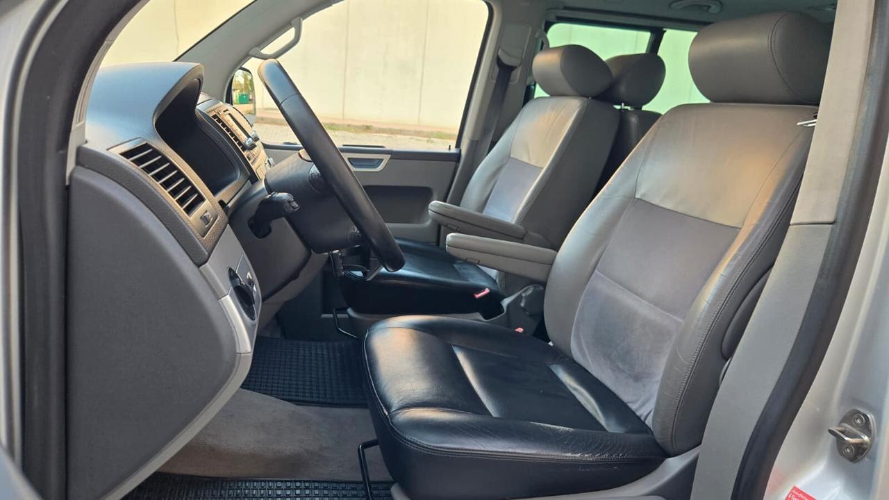 Volkswagen Transporter Caravelle 2.5 TDI/174CV 4mot. highline