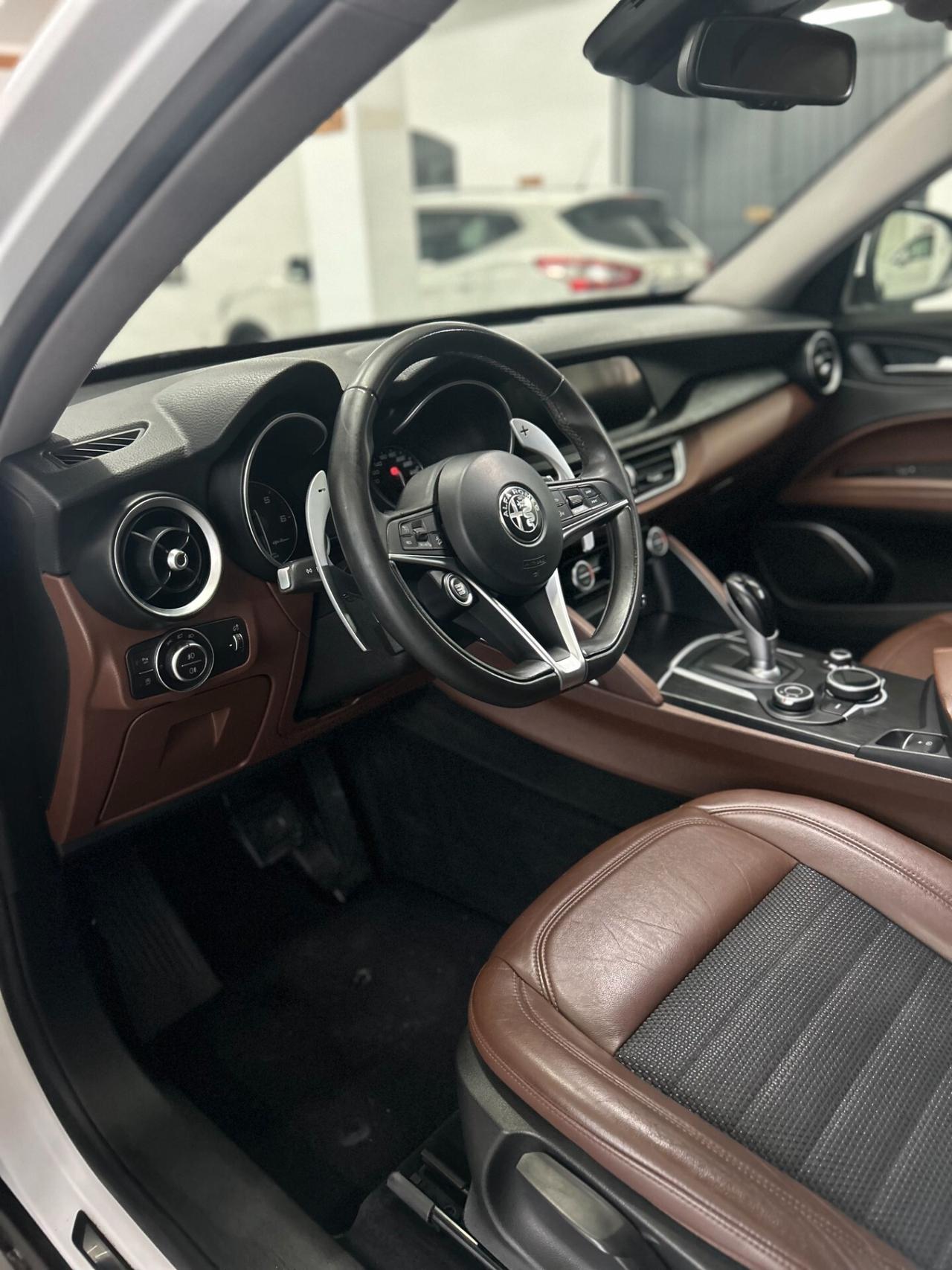 Alfa Romeo Stelvio 2.2 Turbodiesel 210 CV AT8 Q4 Super