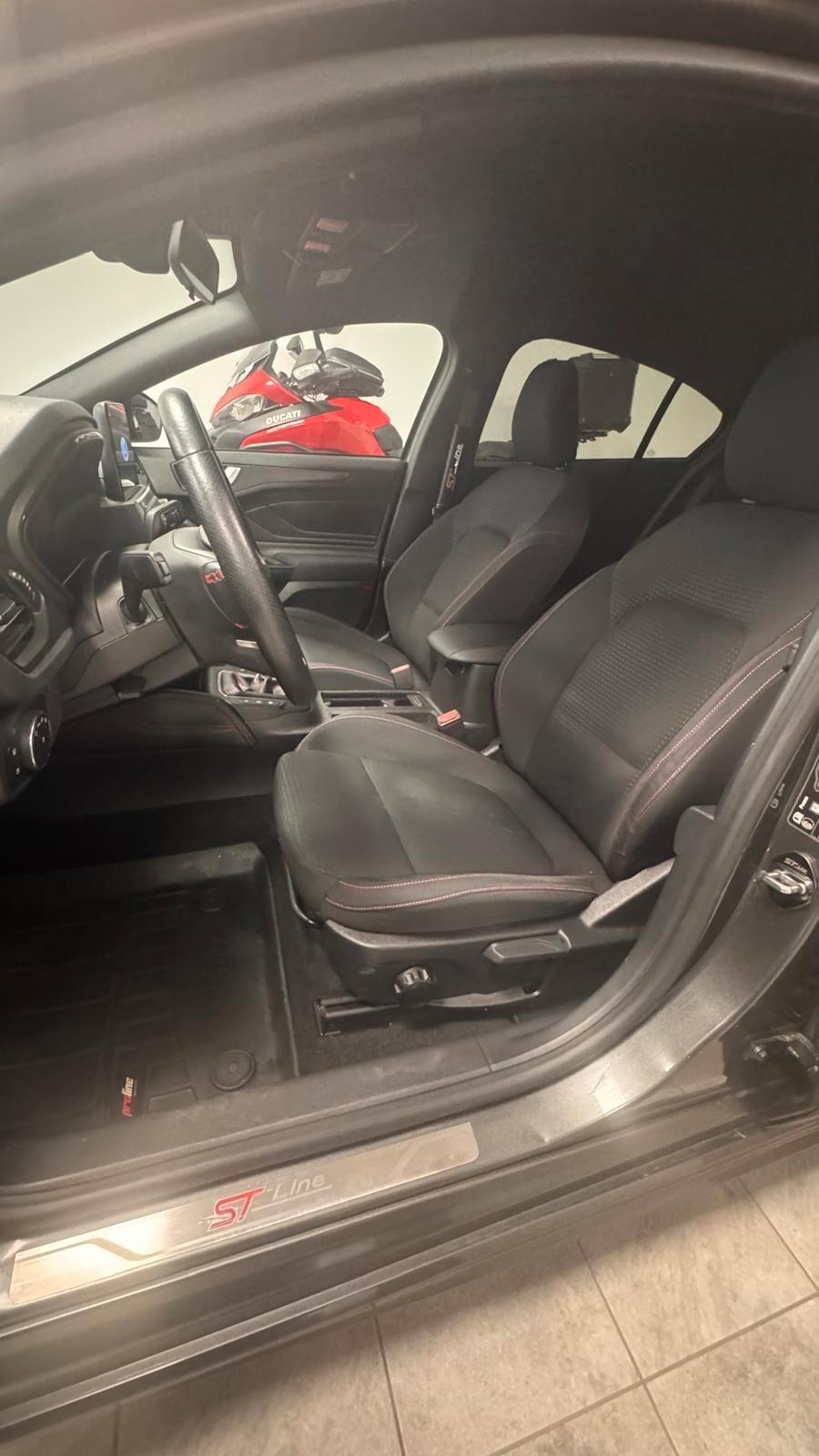 Ford Focus 1.5 TDCi 120 CV Start&Stop ST Line