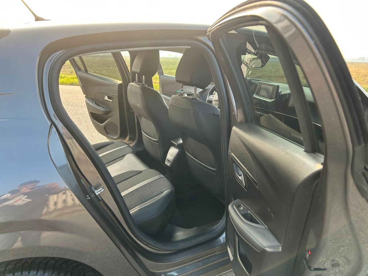 Peugeot 208 PureTech 100 Stop&Start 5 porte Allure