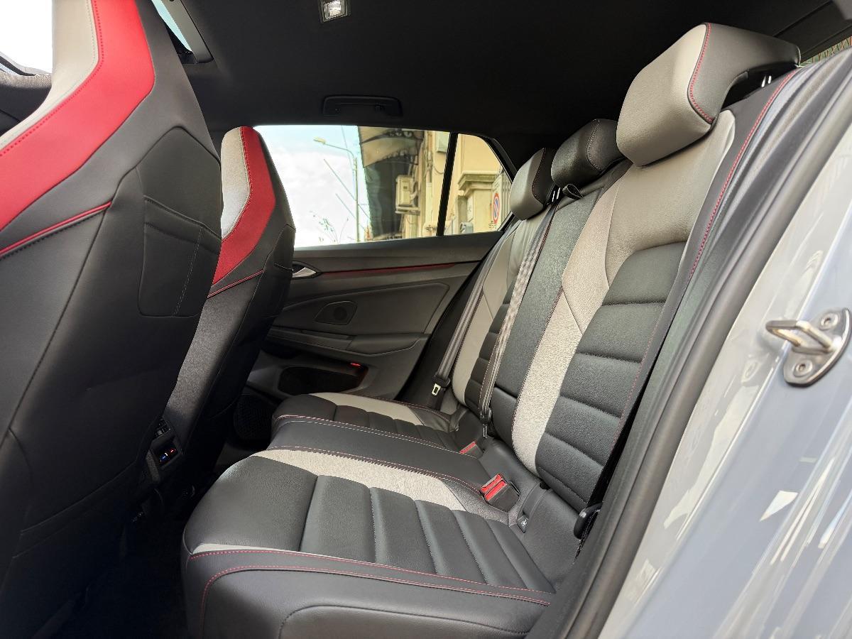 Volkswagen Golf 8 GTI 2.0 TSI 245 CV