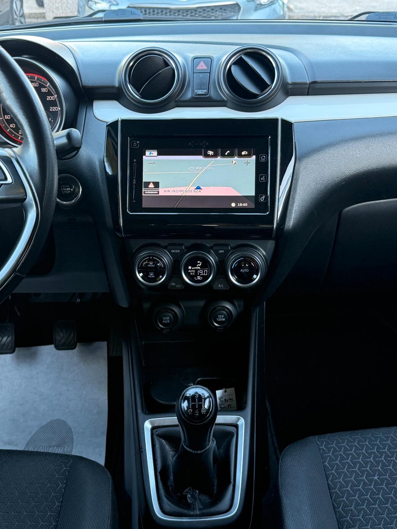 "UNA CHICCA" Suzuki Swift 1.2 Hybrid Top + GPL