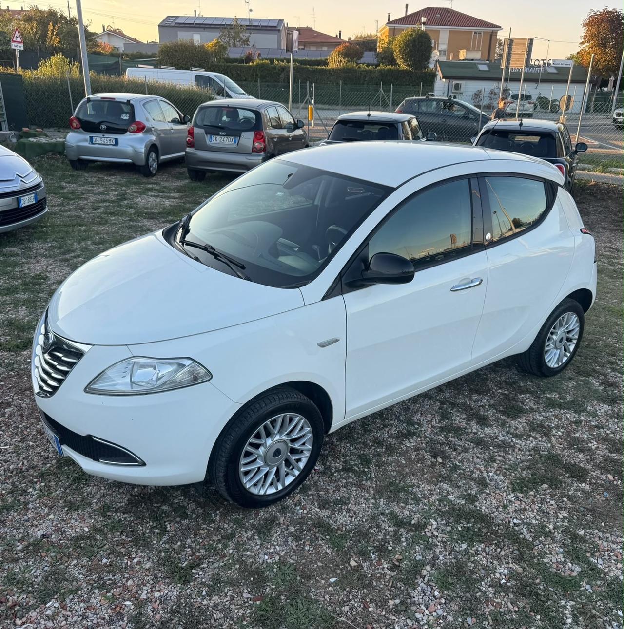 Lancia Ypsilon 0.9 TwinAir 85 CV 5 porte Metano Ecochic Gold