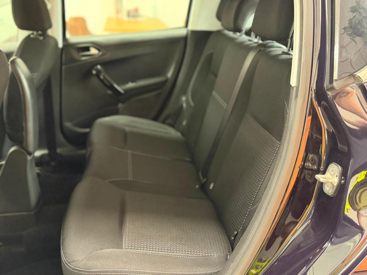 Peugeot 208 PureTech 82 3p. GPL Active
