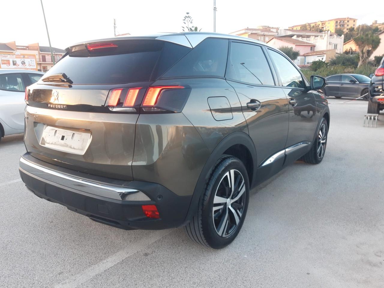 Peugeot 3008 BlueHDi 130 S&S EAT8 Allure