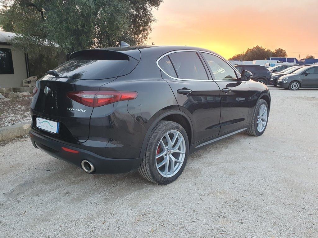 Alfa Romeo Stelvio 2.0 Turbo 280CV AT8 Q4 First Edition