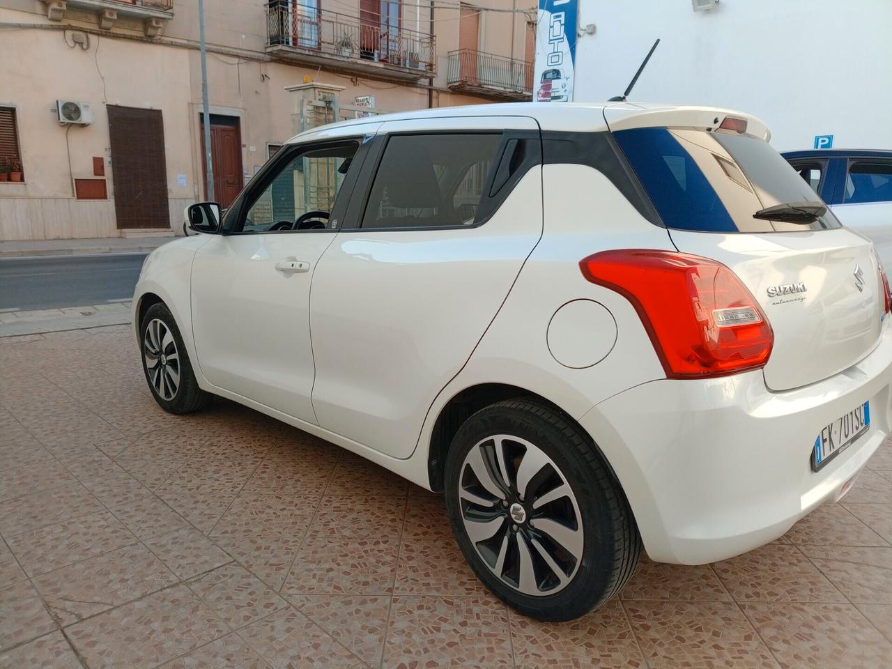 Suzuki Swift 1.2 Hybrid Top
