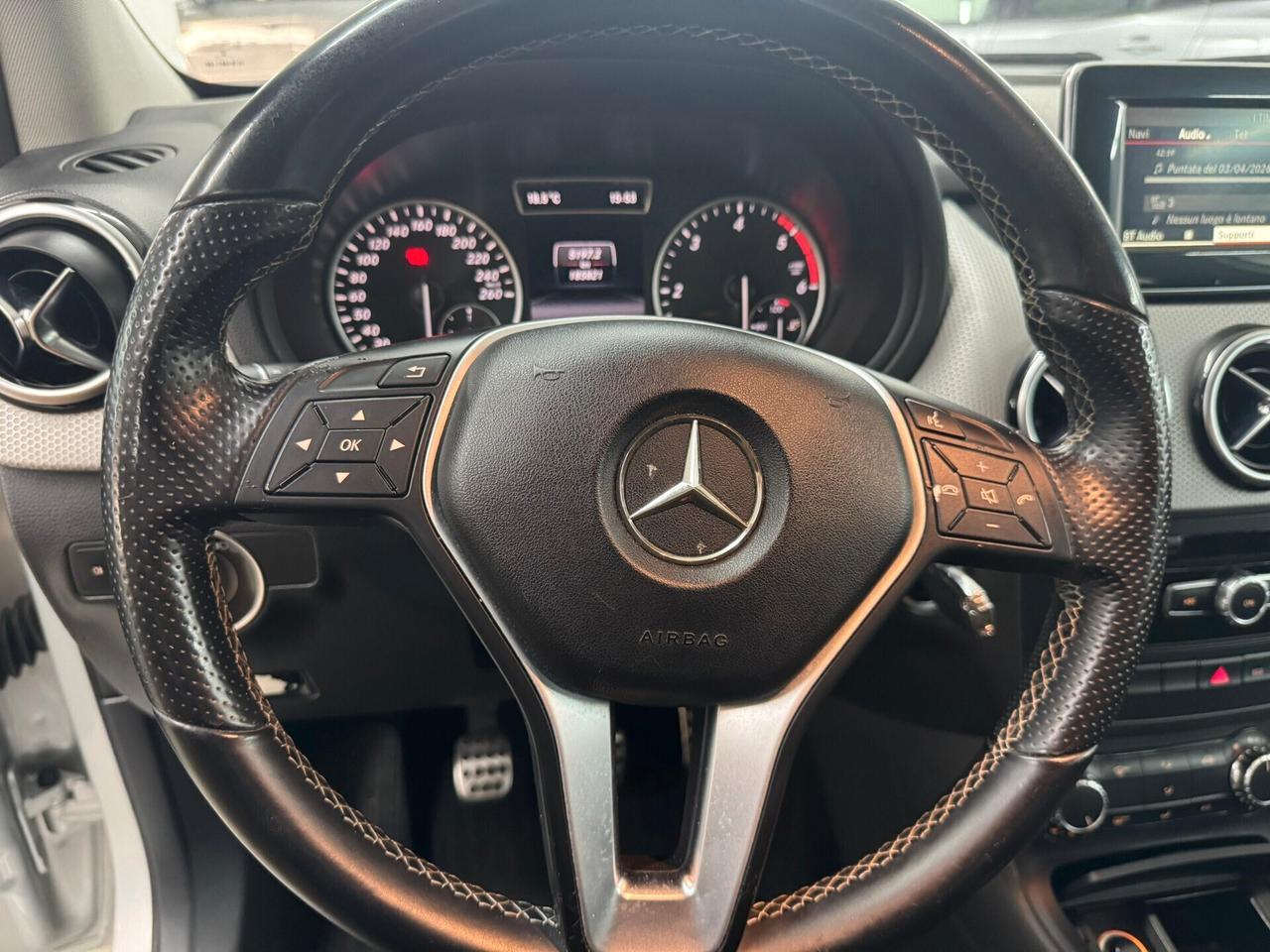 Mercedes-benz B 200 Premium
