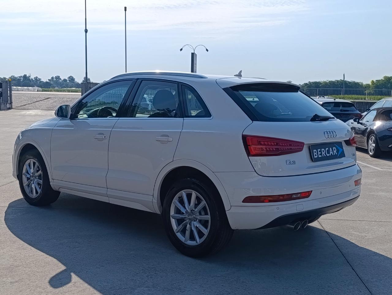 Audi Q3 2.0 tdi Business 120cv s-tronic