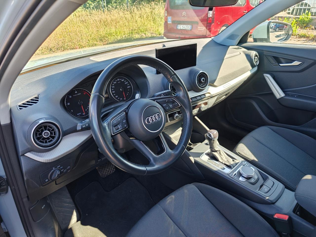 Audi Q2 35 TDI S tronic Business