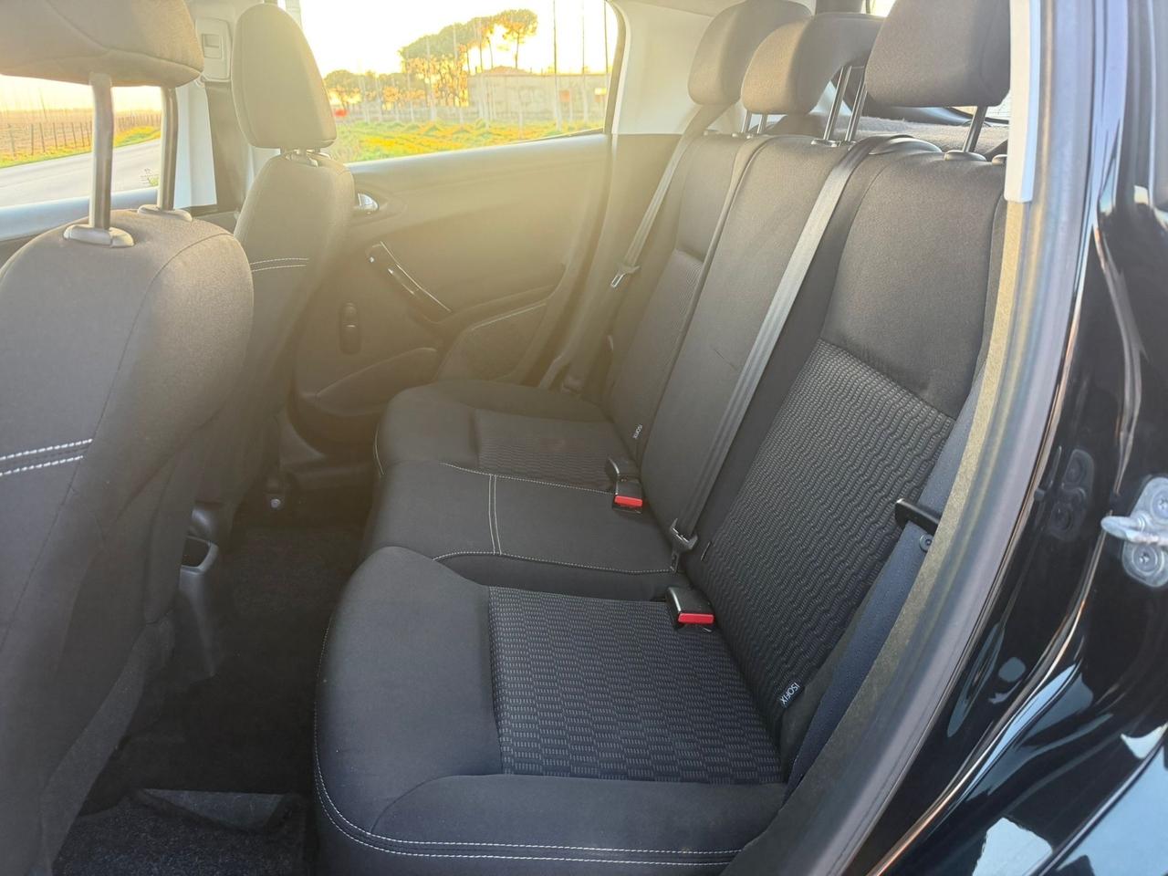 Peugeot 208 BlueHDi 75 5 porte Allure