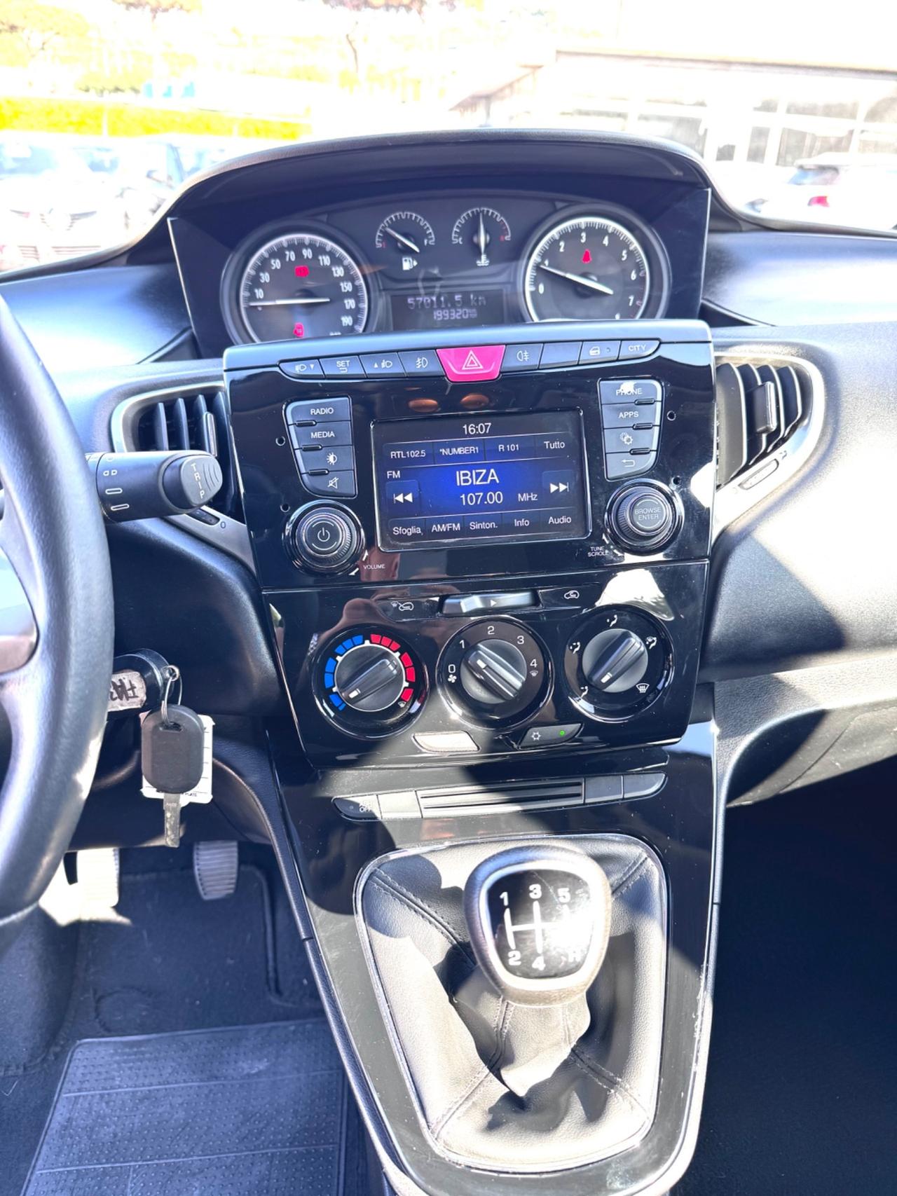 Lancia Ypsilon 1.2 69 CV 5 porte Gold