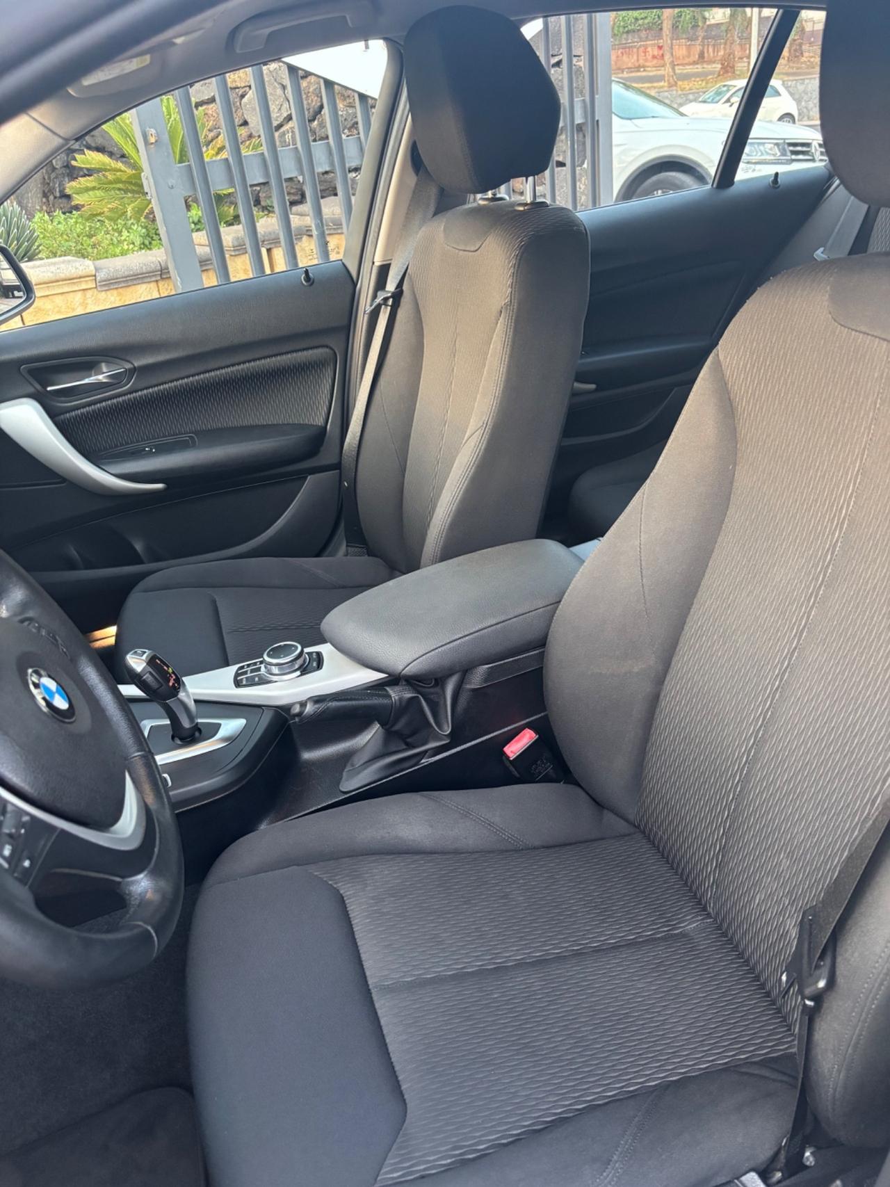 Bmw 118 118d 5p. Business Advantage