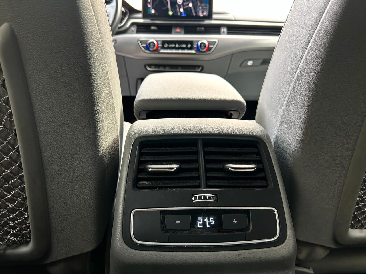 Audi A4 Avant 40 g-tron Stronic Business Adv 22