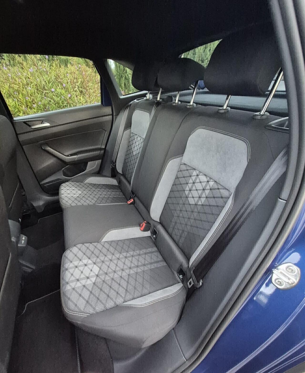 VOLKSWAGEN TAIGO 1000 BENZINA R-LINE 115 Cv CAMBIO AUTOMATICO-2025