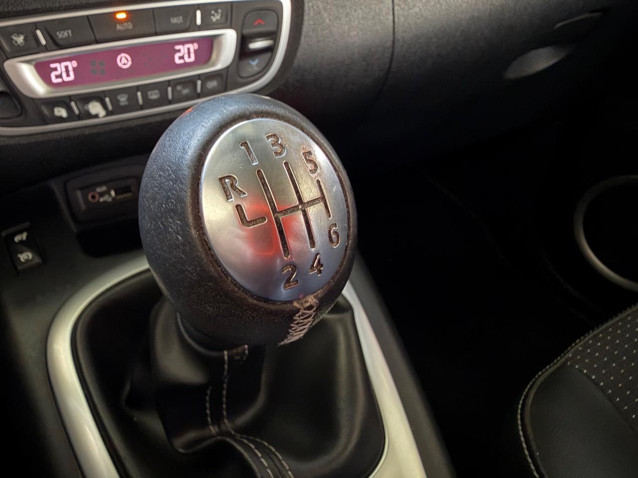 Renault Scenic X-Mod 1.4 TCe Luxe 130cv