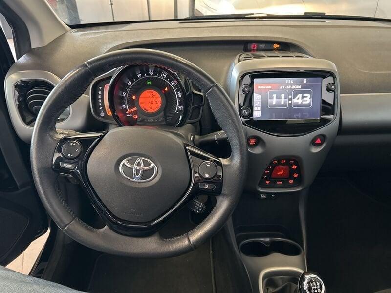 Toyota Aygo Connect 1.0 VVT-i 72 CV 5 porte x-wave