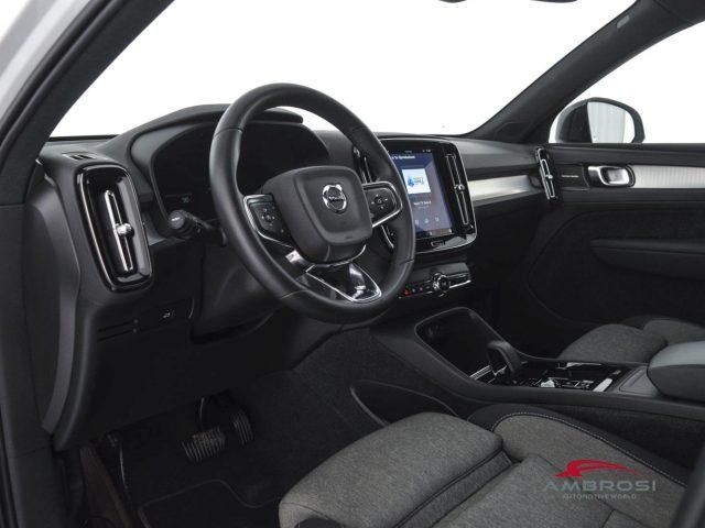 VOLVO XC40 2.0 b3 Plus Dark auto - AUTOCARRO N1