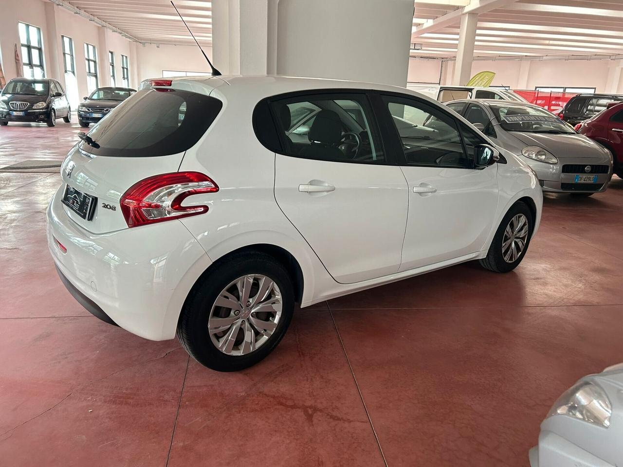 Peugeot 208 serie4 benzina 1.2 CV 82 Km 96.490 per NEOPATENTATI