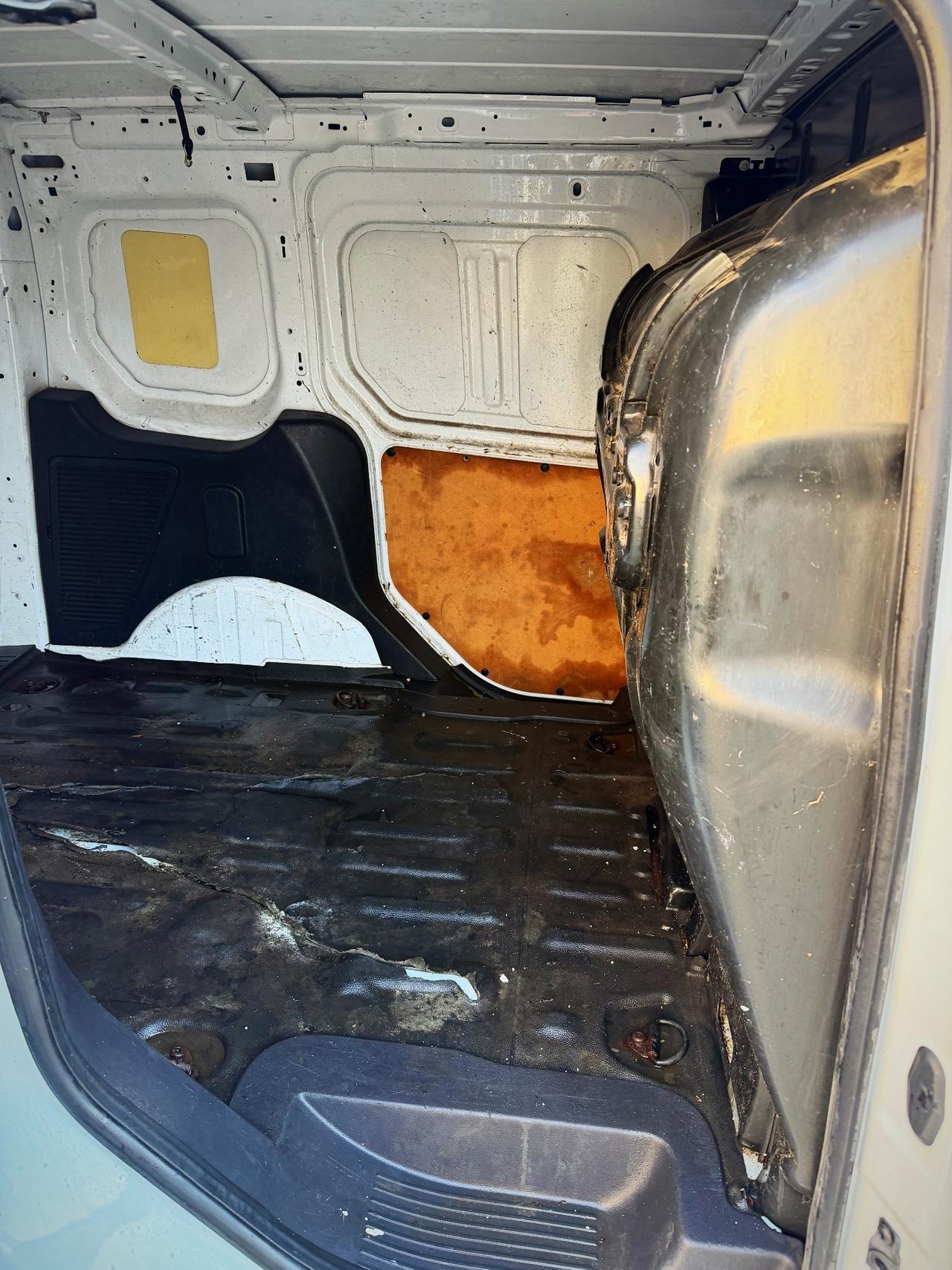 Ford Tourneo Connect 1.5 TDCi 100 CV Plus