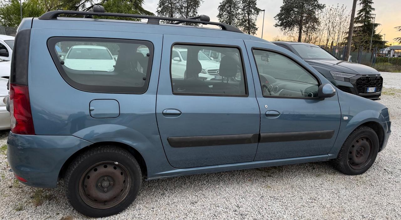 Logan MCV 1.6 GPL 7 posti Lauréate