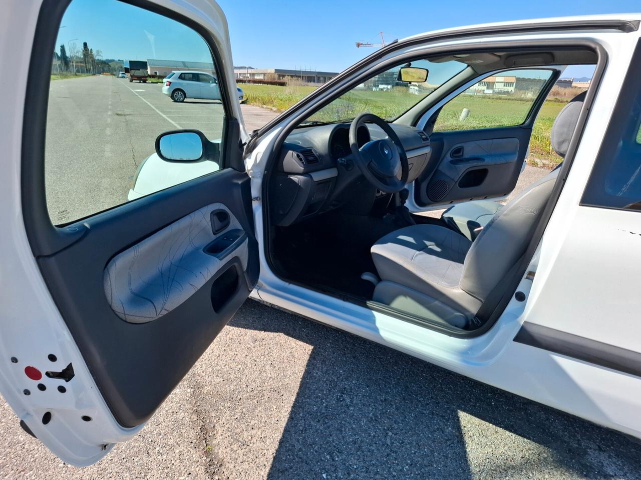 Renault Clio 1.5 dCi 65CV cat 3p. Van