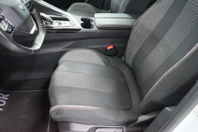 PEUGEOT 3008 BlueHDi 130 S&S EAT8 Business Uniprop. Tagliandata