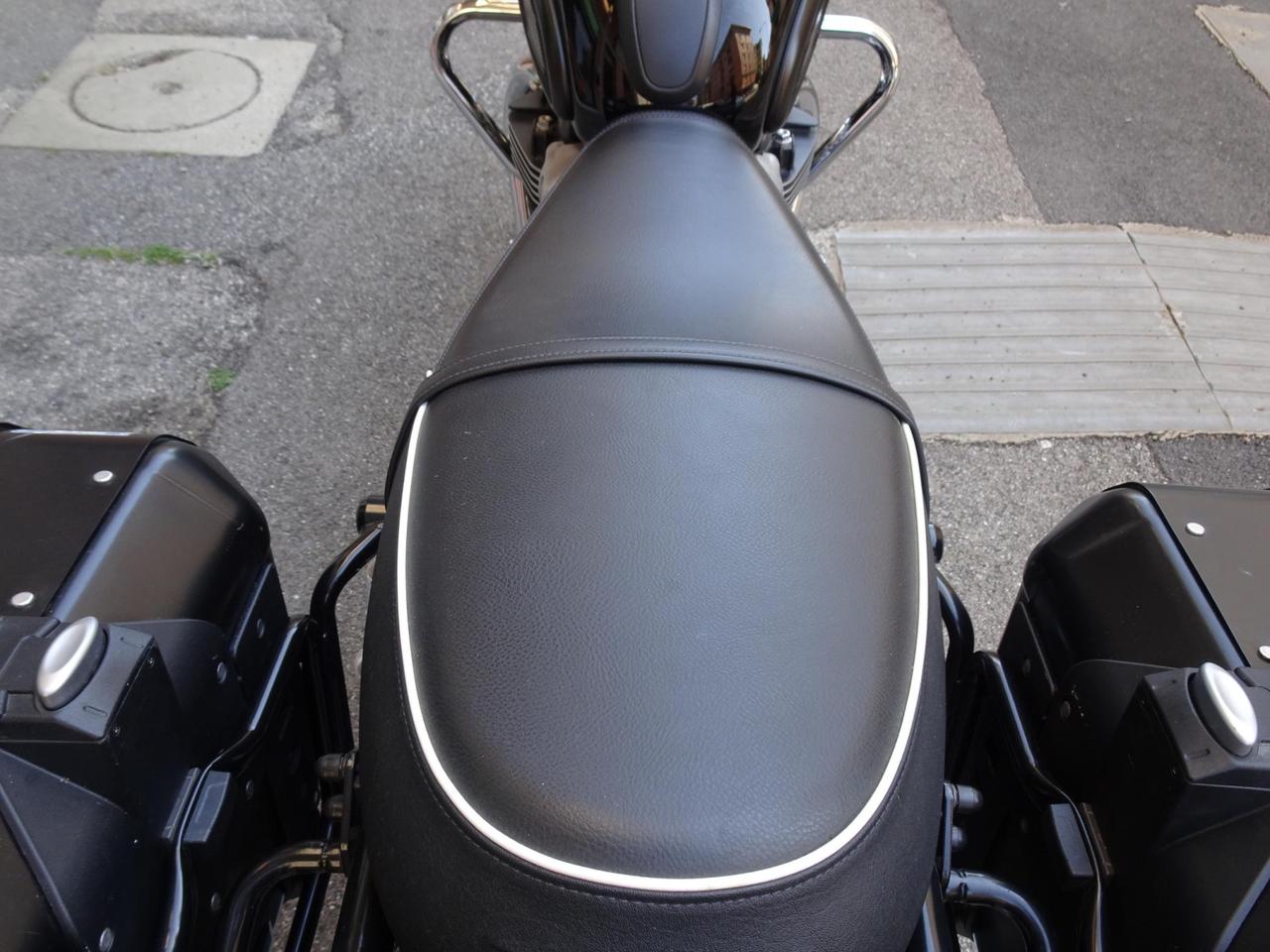 Triumph Bonneville T100 Black Special Edition