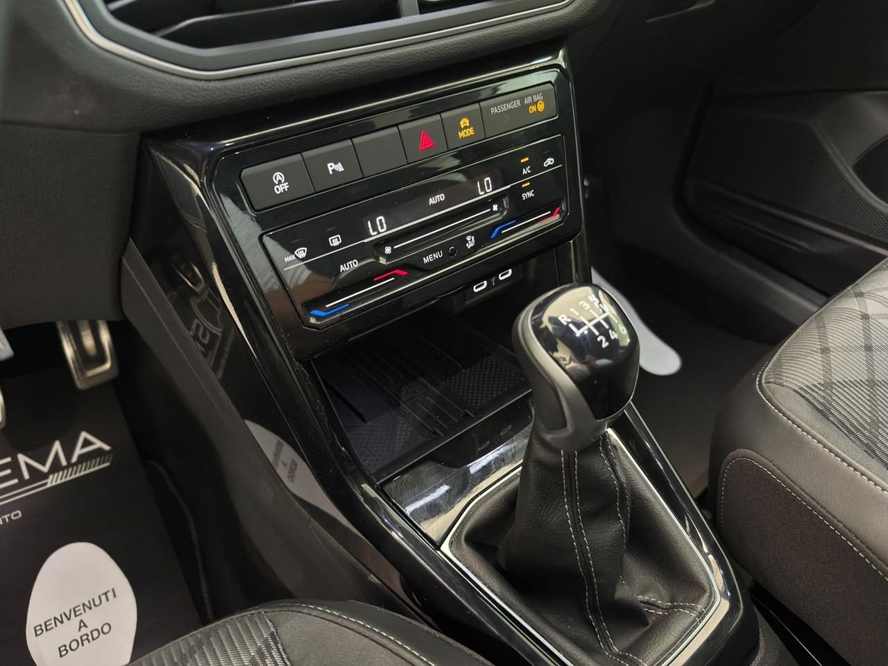 VOLKSWAGEN T-Cross 2024 1.0 tsi R-Line 115cv